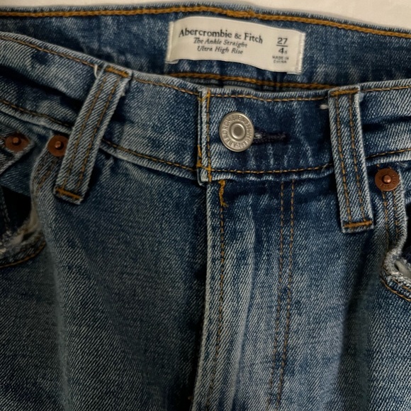 NWOT Abercrombie & Fitch The Ankle Straight Ultra High Rise Jeans Ripped - Picture 4 of 6